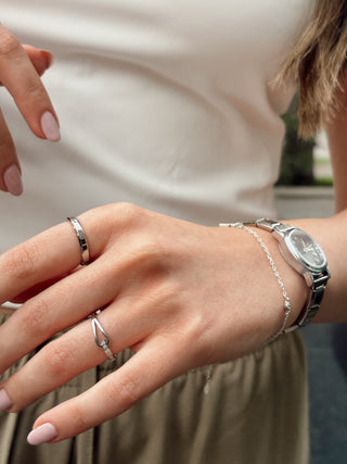 Anillo personalizado con diamante incrustado